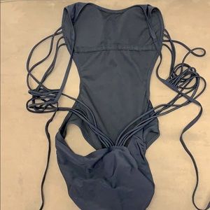 M tie in back swim suit